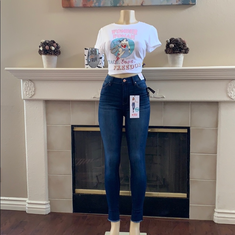 Celebrity Pink Jeans 👖✨✨✨ hi-rise